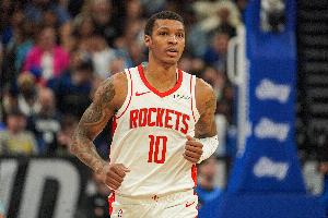 小贾巴里本赛季15+的比赛火箭15胜2负 抢下10+板的比赛8胜1负