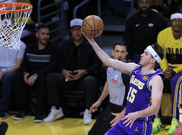 必发入口-湖人2将回暖彻底拔高上限！里弗斯连爆三场，艾顿统治内线攻守！|奥斯汀-里弗斯|洛杉矶湖人队|丹佛掘金队|nba|比赛_新浪体育_新浪新闻