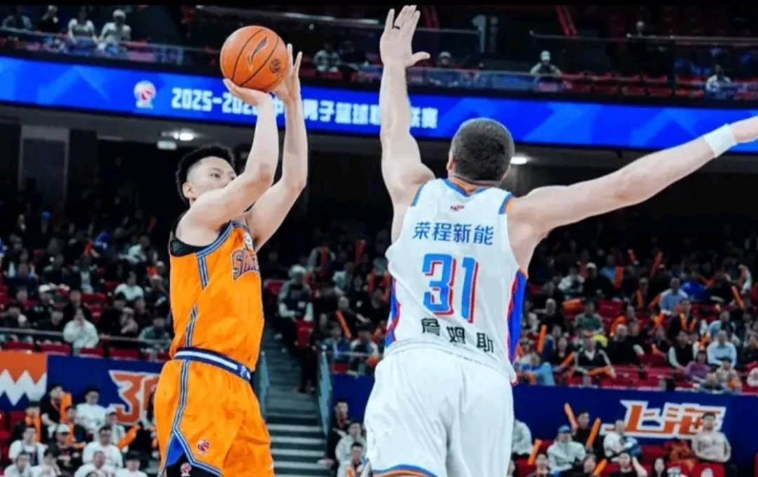 必发-一步一脚印，李弘权3年前获最快进步球员，今年入选一阵